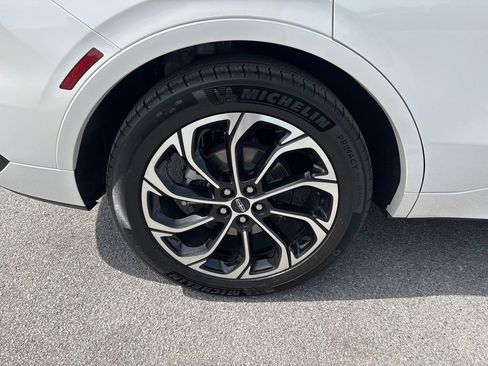 Used 2025 Lincoln Nautilus Reserve image 50