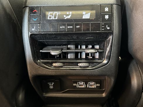 Used 2023 Jeep Grand Cherokee L Limited AWD/4WD image 14