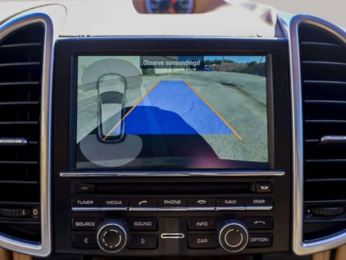 Used 2016 Porsche Cayenne Turbo image 48