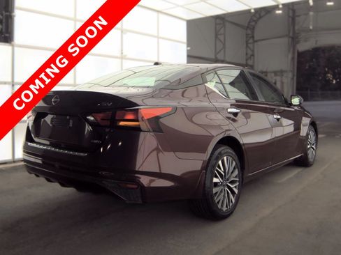 Used 2023 Nissan Altima 2.5 SV AWD/4WD image 5