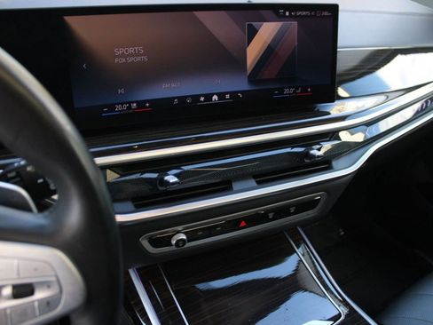 Used 2024 BMW X7 xDrive40i image 24