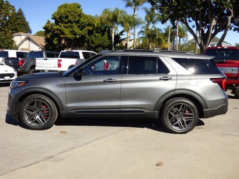 New 2026 Ford Explorer ST-Line w/ ST-Line Street Pack image 6