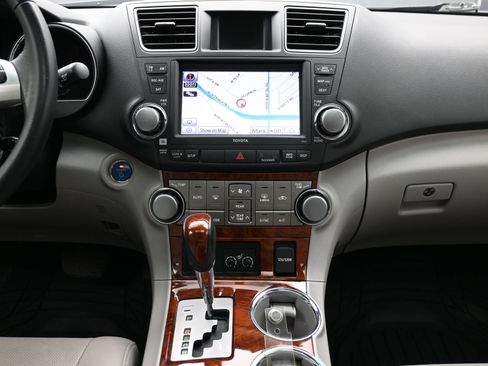 Used 2012 Toyota Highlander Limited image 17