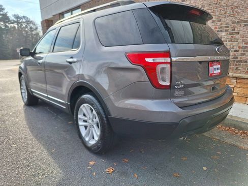 Used 2014 Ford Explorer XLT w/ Equipment Group 202A image 3
