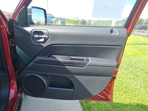 Used 2015 Jeep Patriot Sport w/ Power Value Group FWD image 19