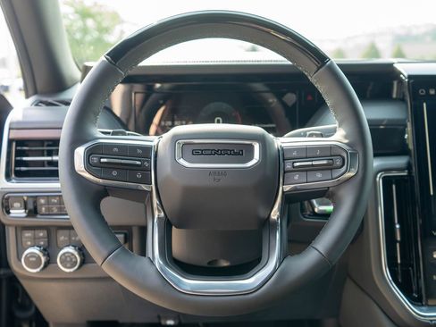 New 2026 GMC Yukon Denali w/ Advanced Technology Package AWD/4WD image 18