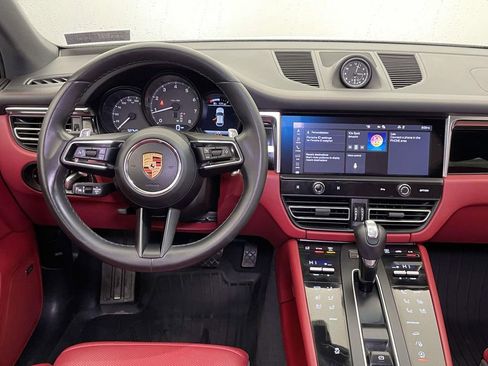 Used 2023 Porsche Macan image 27