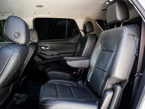 Used 2020 Chevrolet Traverse RS FWD image 8