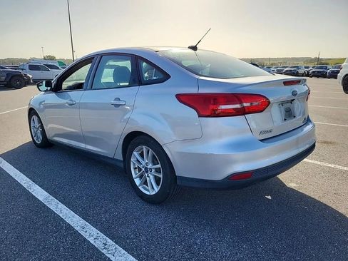 Used 2016 Ford Focus SE image 3