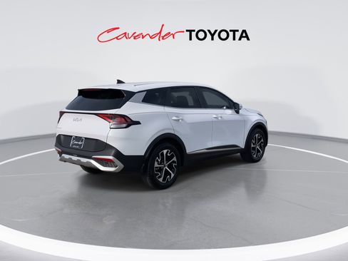 Used 2025 Kia Sportage EX image 8