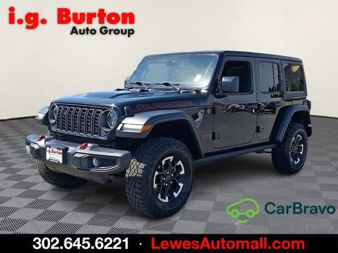Used 2025 Jeep Wrangler Unlimited Rubicon AWD/4WD image 3