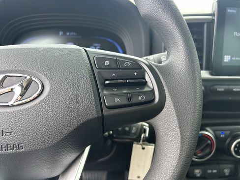 Certified 2024 Hyundai Venue SE FWD image 30