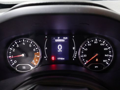 Used 2023 Jeep Renegade Latitude w/ Premium Group image 42