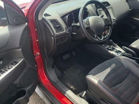 Used 2025 Mitsubishi Outlander Sport SE AWD/4WD image 3