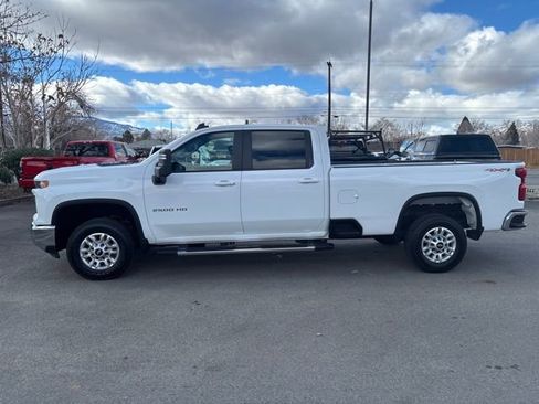 Used 2024 Chevrolet Silverado 2500 LT image 3