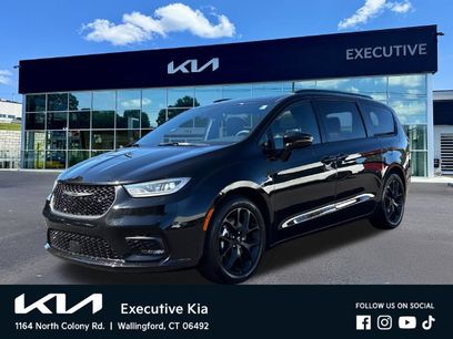Used 2025 Chrysler Pacifica Limited