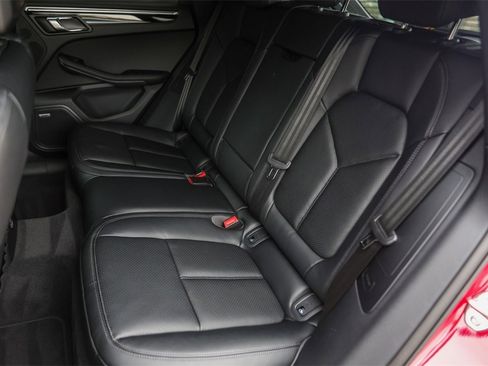 Certified 2025 Porsche Macan Turbo image 25