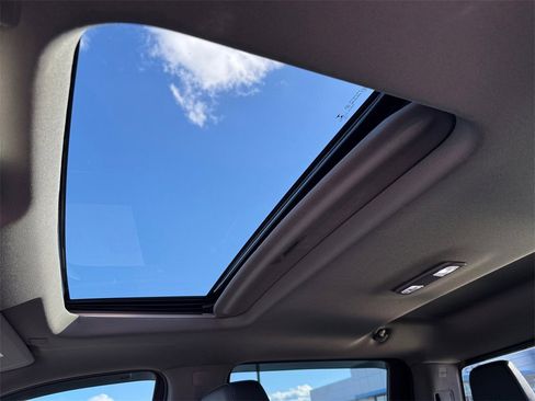 Used 2022 GMC Sierra 1500 SLT w/ SLT Premium Plus Package image 26