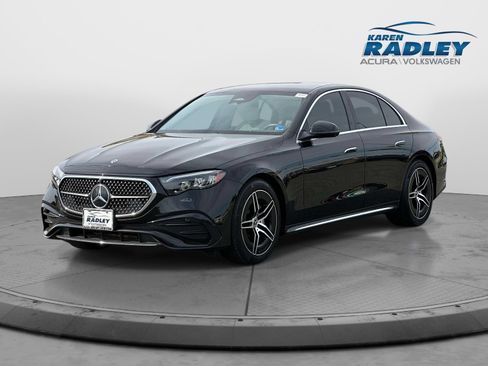 Used 2025 Mercedes-Benz E 350 4MATIC Sedan image 5