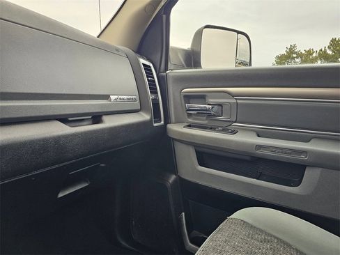 Used 2019 RAM 1500 Big Horn image 31