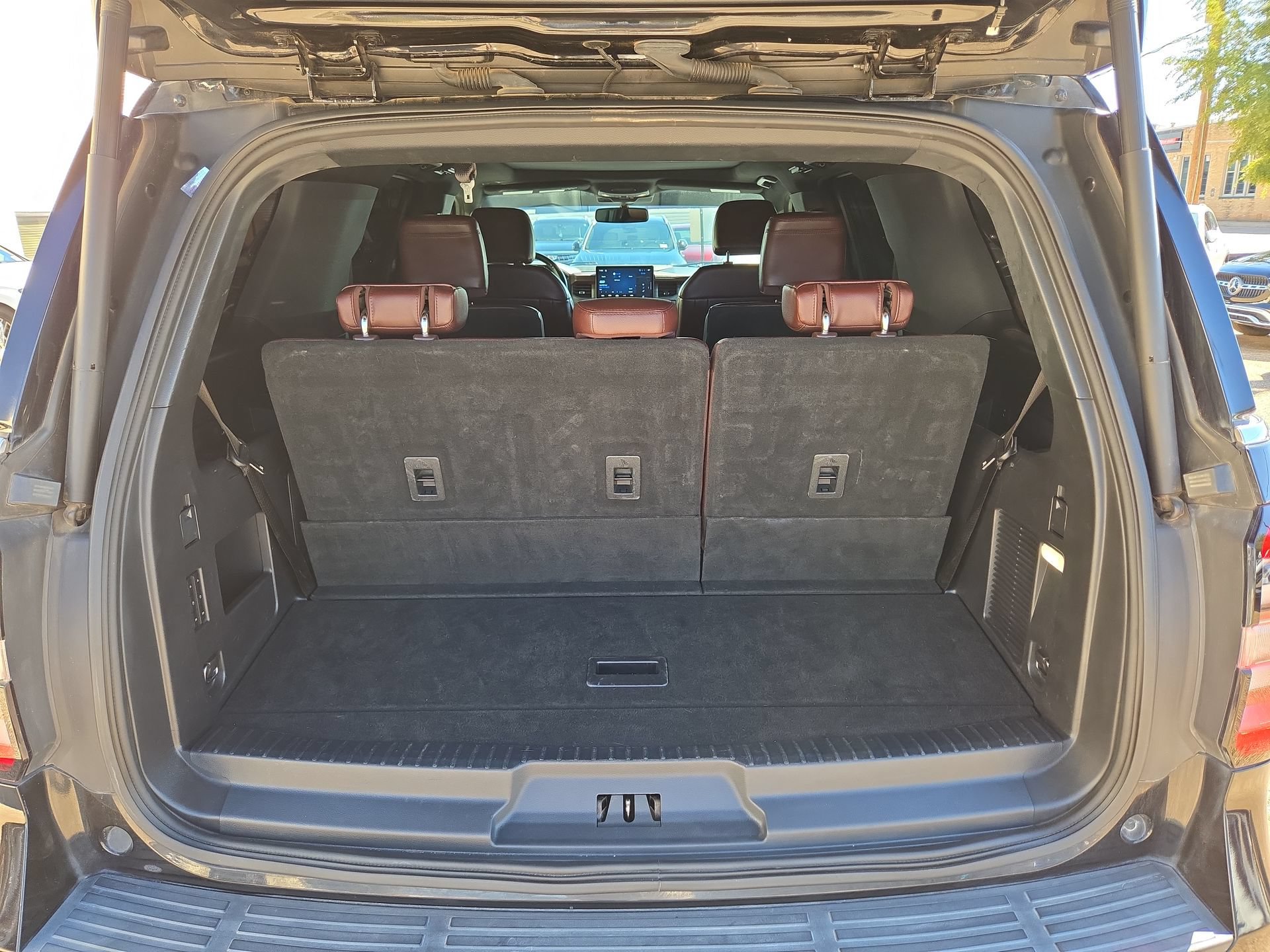 Used 2022 Ford Expedition Limited RWD image 12