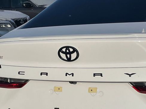 Used 2025 Toyota Camry Hybrid image 15