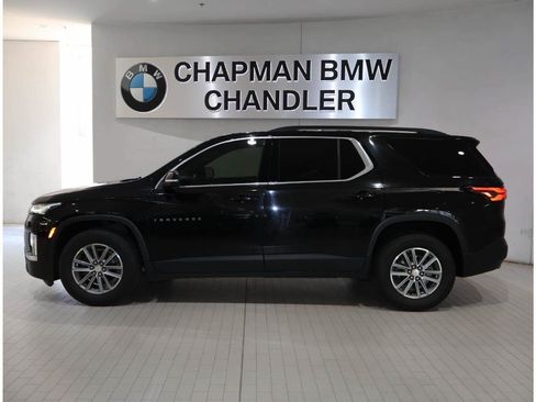 Used 2023 Chevrolet Traverse LT FWD image 3