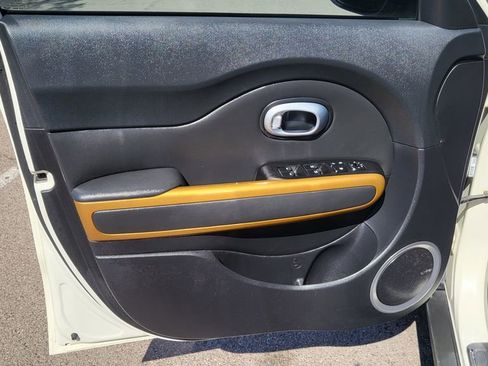 Used 2015 Kia Soul ! w/ Sun & Sound Package image 23