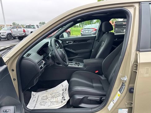 Used 2025 Honda Civic Sport image 28