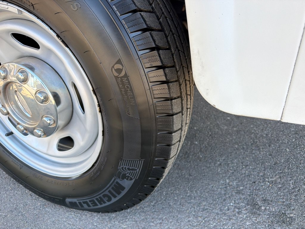 Used 2012 Ford F250 XL w/ XL Decor Pkg RWD image 5