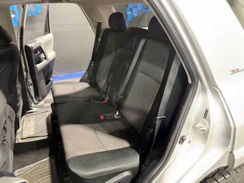 Used 2011 Toyota 4Runner SR5 w/ Convenience Pkg AWD/4WD image 19