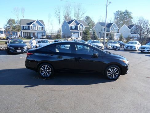 Used 2021 Nissan Versa SV image 8