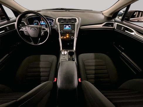 Used 2017 Ford Fusion SE image 14