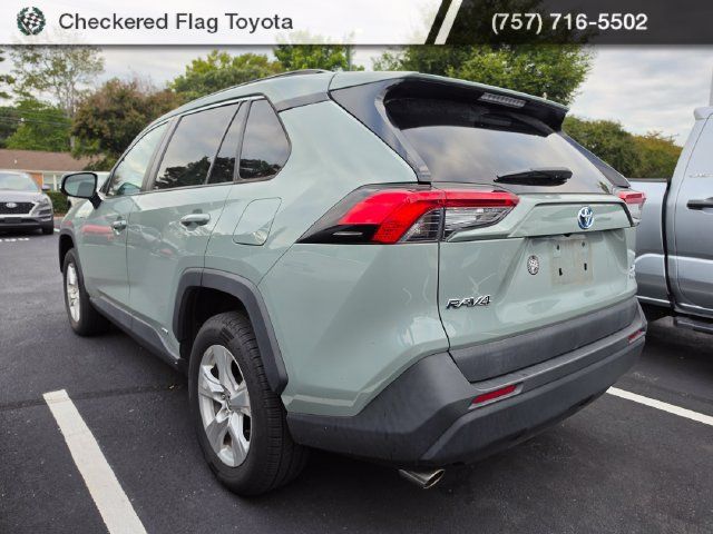 Used 2021 Toyota RAV4 XLE w/ Convenience Package AWD/4WD image 4