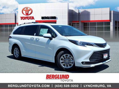 New 2026 Toyota Sienna XLE AWD/4WD image 1