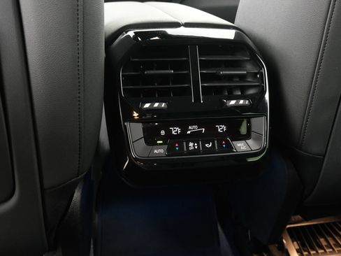 Used 2024 BMW iX xDrive50 w/ Premium Package AWD/4WD image 35