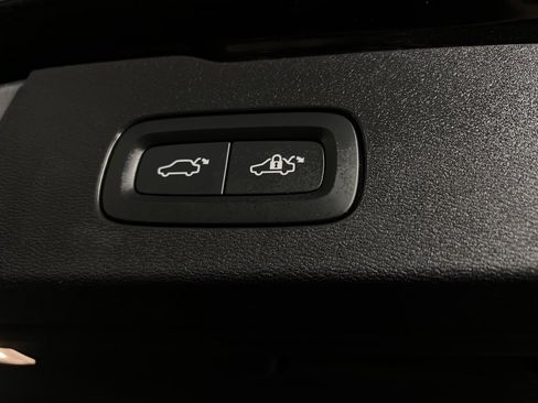 Used 2025 Volvo V60 B5 Cross Country Plus image 28