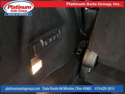 Used 2019 Ford Explorer Platinum image 34