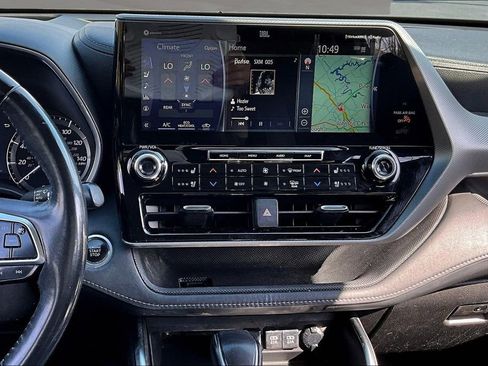 Used 2021 Toyota Highlander Platinum AWD/4WD image 6
