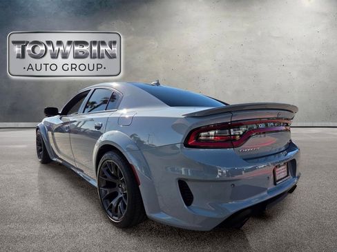 Used 2020 Dodge Charger SRT Hellcat w/ Carbon/Suede Interior Package RWD image 6