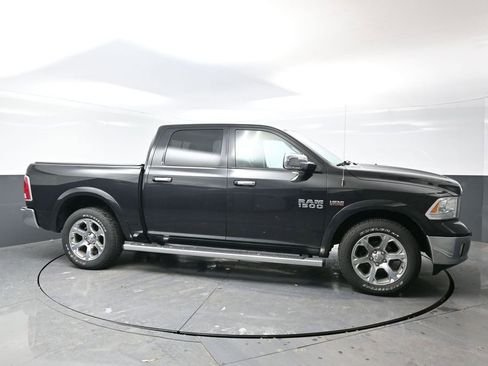 Used 2017 RAM 1500 Laramie w/ Convenience Group image 10