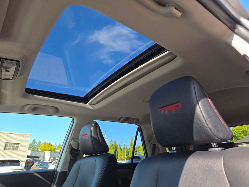Used 2023 Toyota 4Runner TRD Off-Road Premium w/ Moonroof Package AWD/4WD image 23