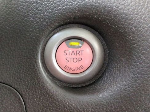 Used 2013 Nissan Cube 1.8 SL w/ Interior Designer Pkg image 21