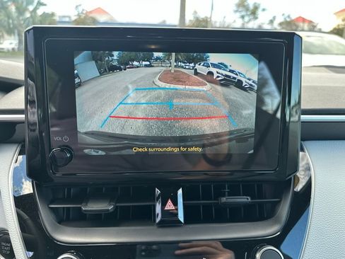 Used 2025 Toyota Corolla SE image 29