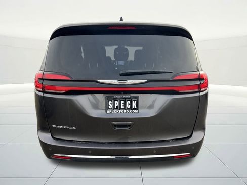Used 2023 Chrysler Pacifica Touring-L image 4