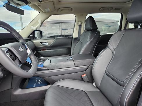 Used 2025 INFINITI QX80 Luxe RWD image 8