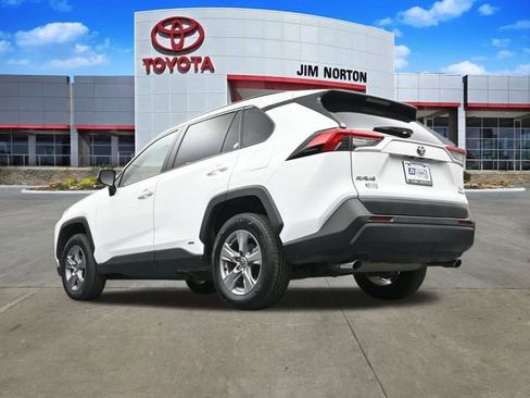 Used 2022 Toyota RAV4 XLE image 38