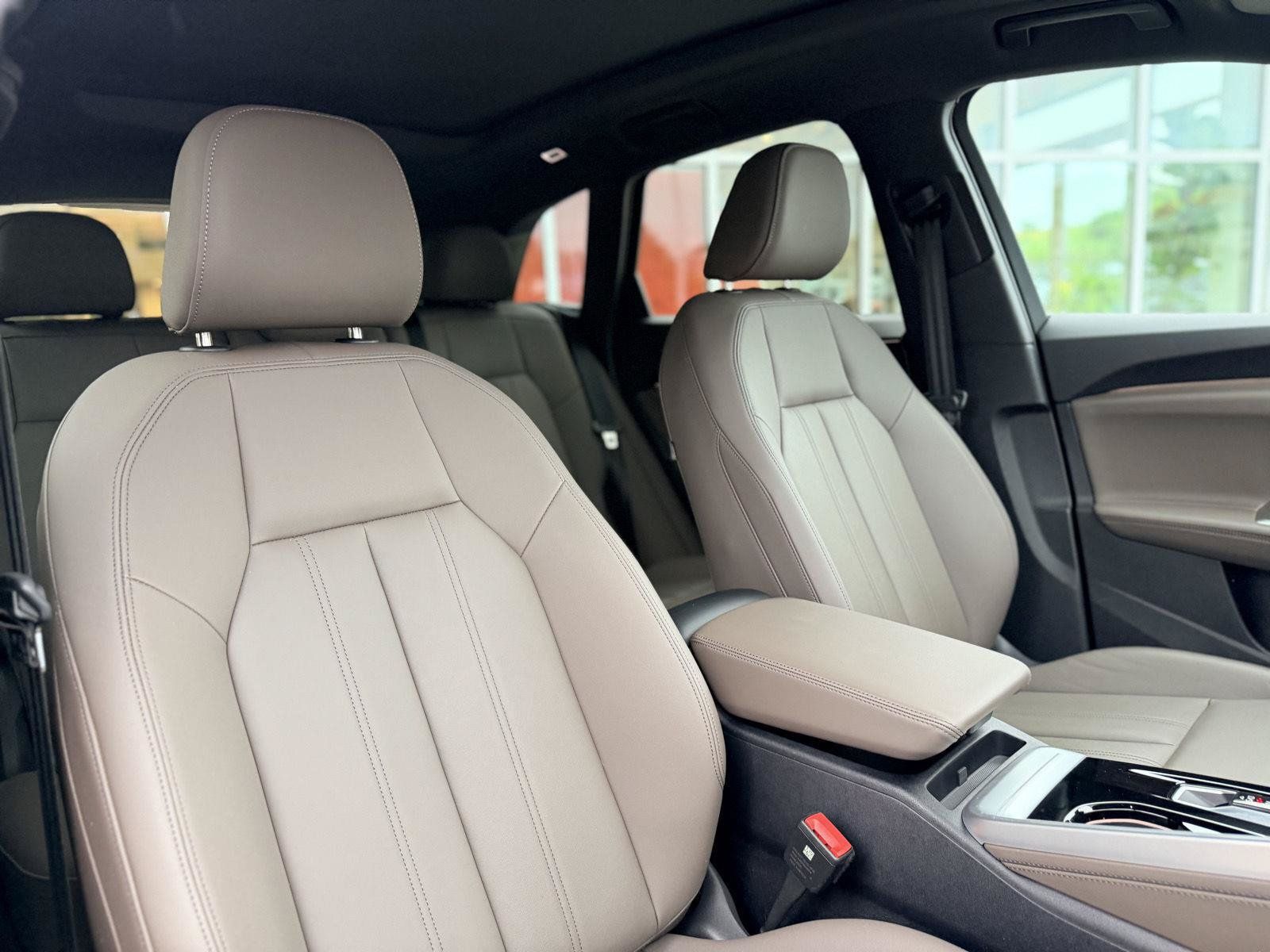 Certified 2025 Audi Q5 Premium w/ Convenience Package AWD/4WD image 22