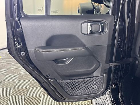 New 2025 Jeep Gladiator Sport image 19