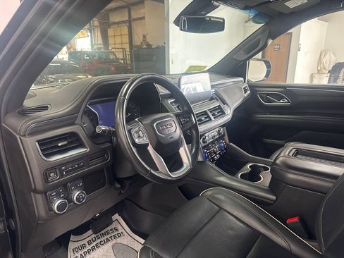 Used 2021 GMC Yukon XL SLT AWD/4WD image 8